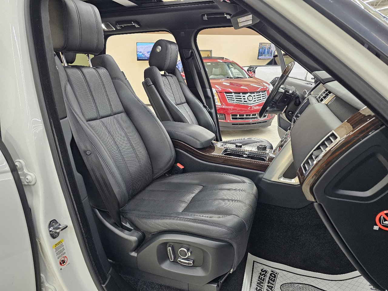 Used 2017 Land Rover Range Rover HSE image 20