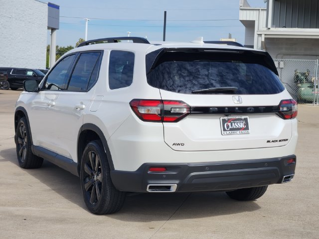 Used 2025 Honda Pilot Black Edition image 5