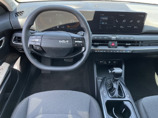 Used 2025 Kia K4 FWD image 10