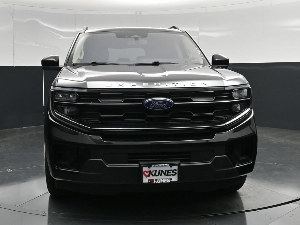 Used 2025 Ford Expedition Max Active AWD/4WD image 4