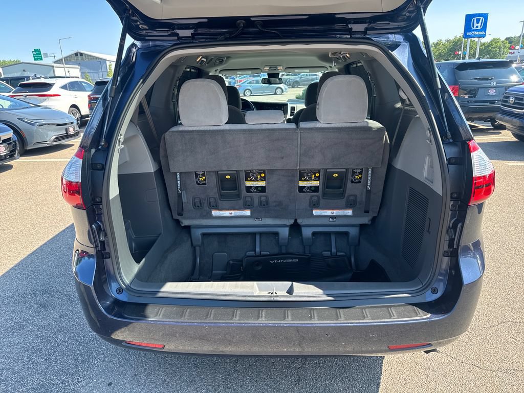 Used 2018 Toyota Sienna LE AWD/4WD image 7