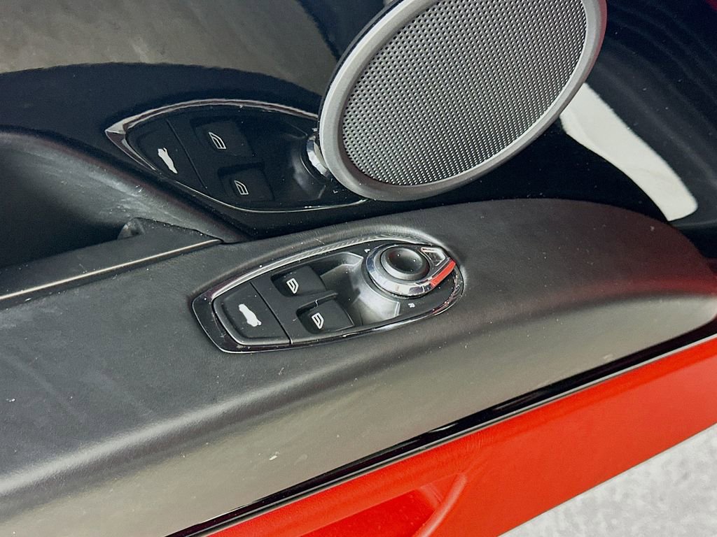 Used 2019 Aston Martin DB11 Volante image 16