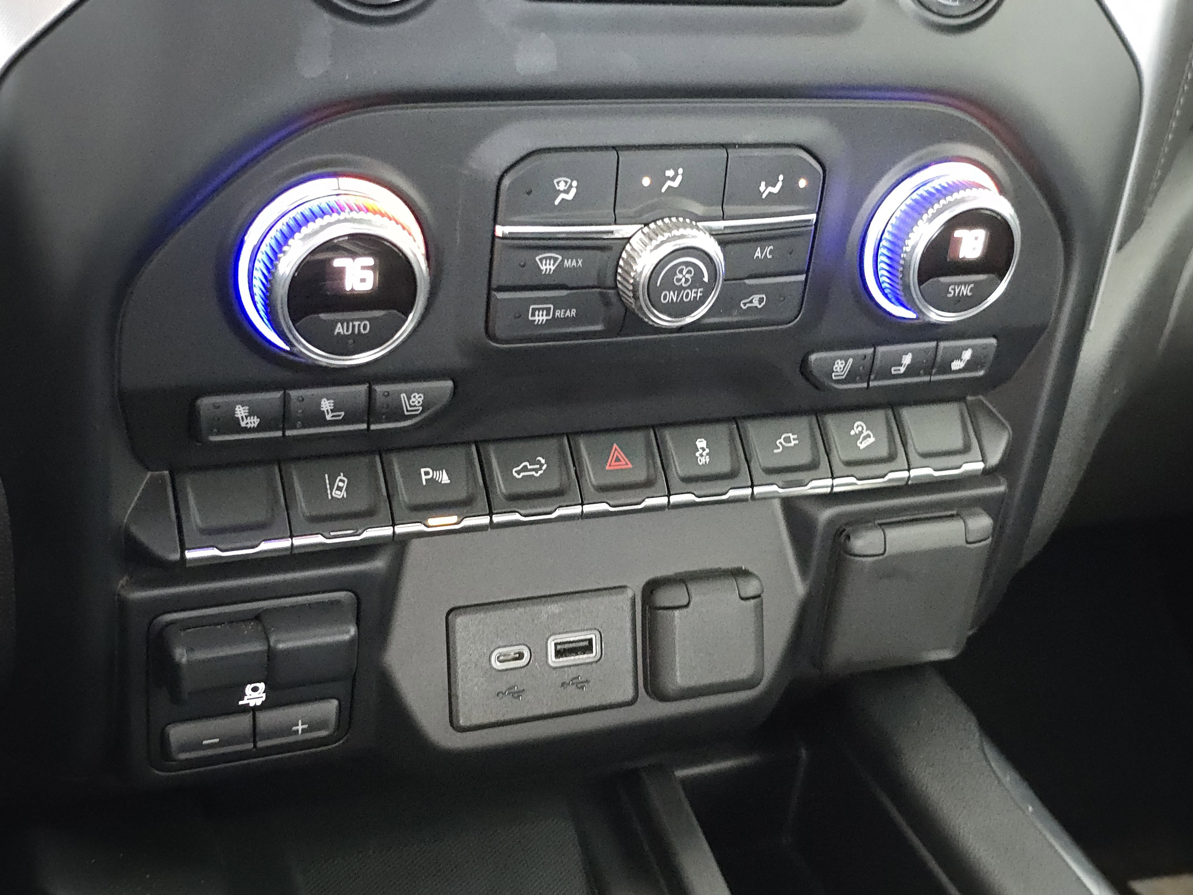 Used 2022 GMC Sierra 2500 SLT w/ SLT Premium Package image 18