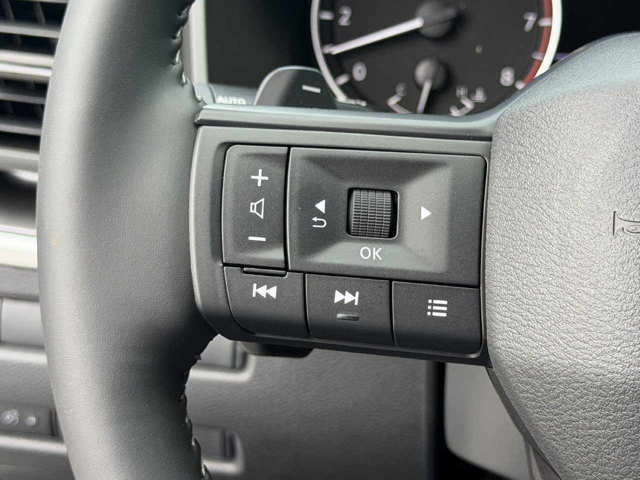 New 2026 Nissan Rogue Dark Armor FWD image 12