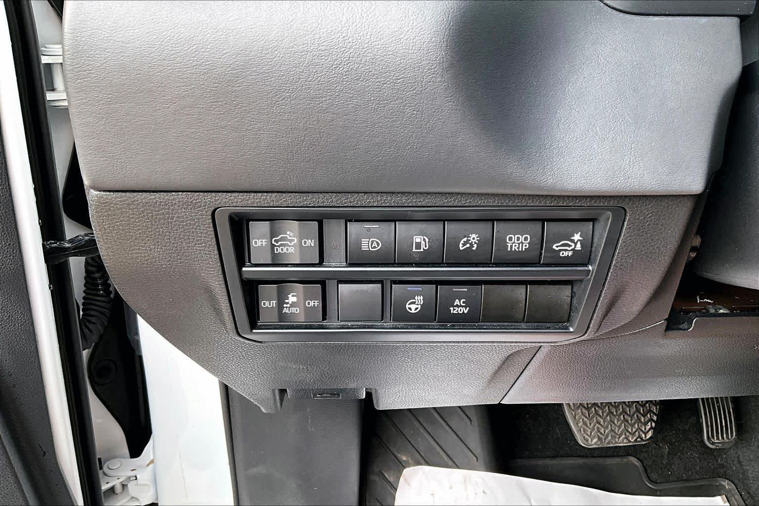 Used 2024 Toyota Tundra Platinum AWD/4WD image 33