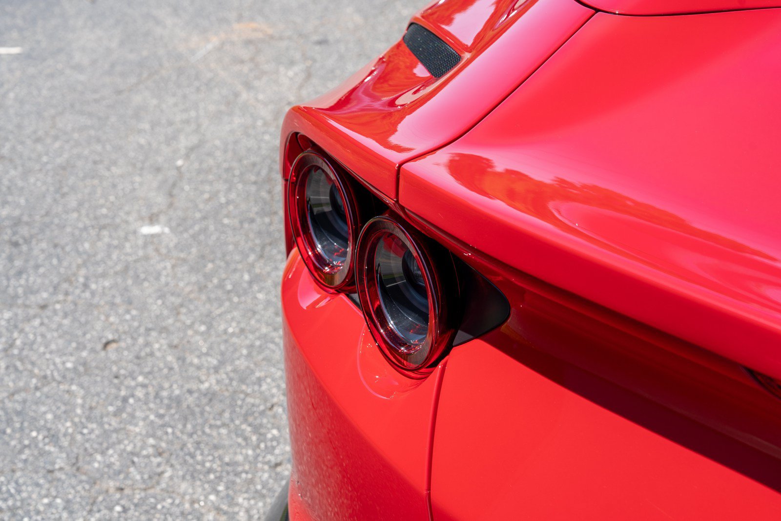 Used 2022 Ferrari 812 GTS RWD image 18