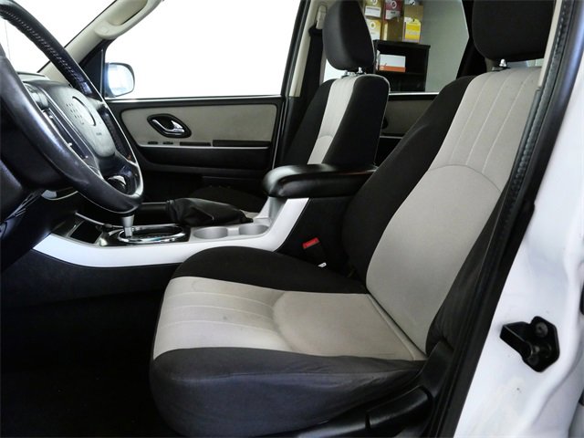 Used 2005 Mercury Mariner Luxury image 16