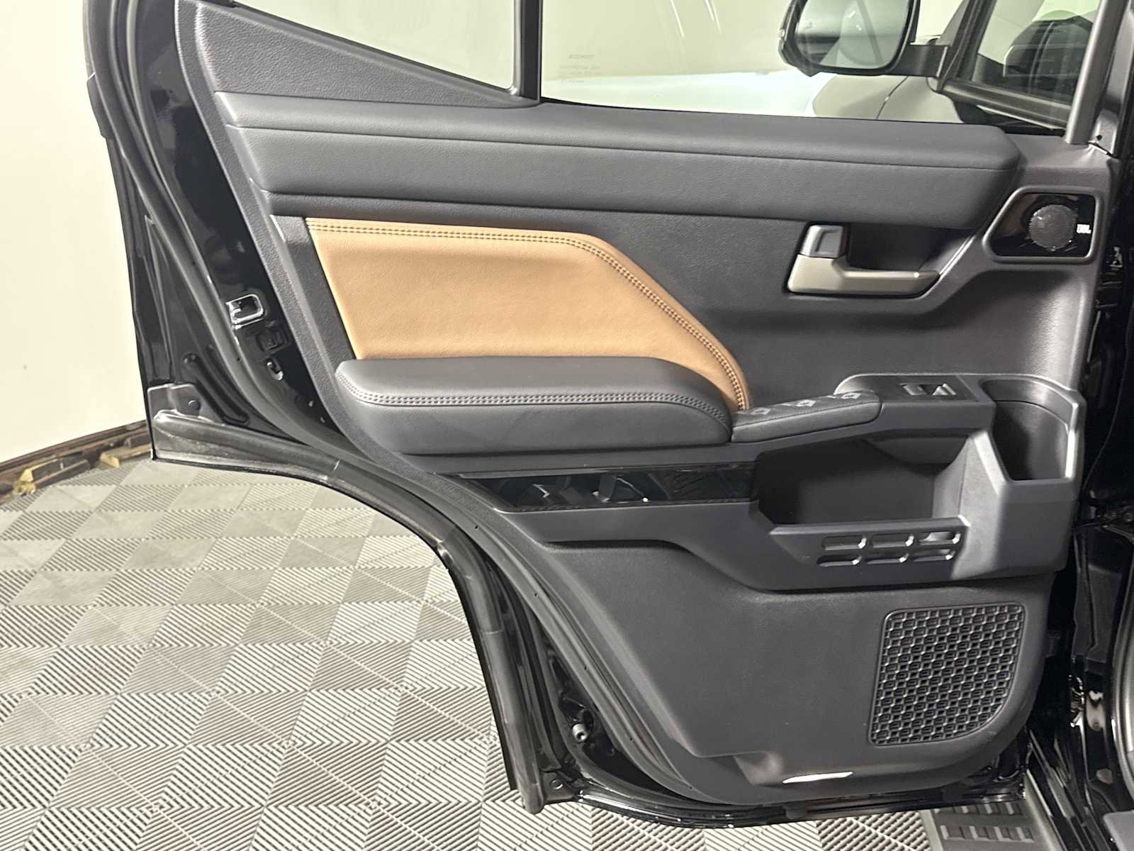 Used 2025 Toyota 4Runner Limited image 26