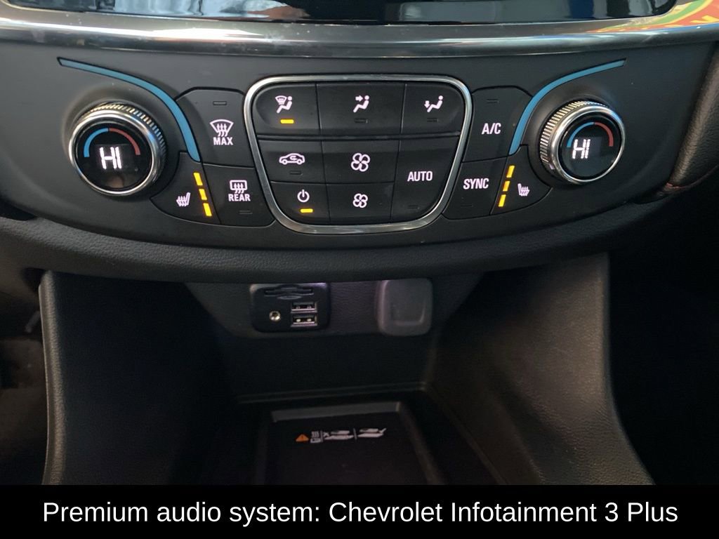 Used 2023 Chevrolet Traverse RS image 8