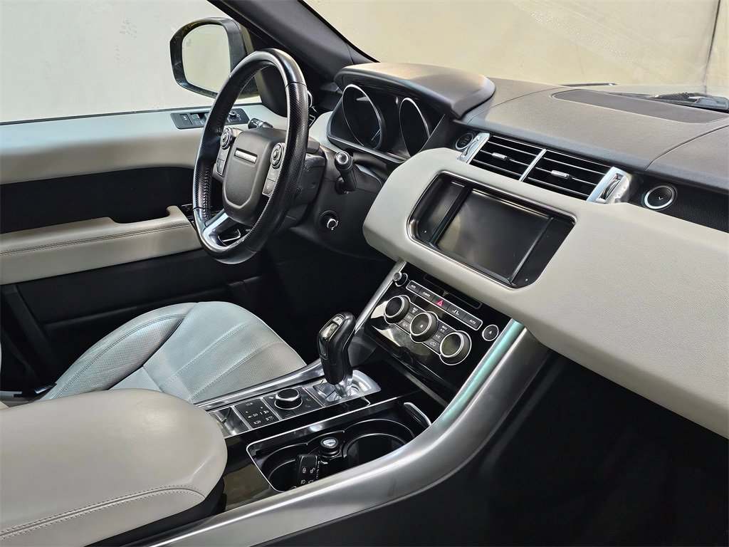 Used 2016 Land Rover Range Rover Sport HSE image 10
