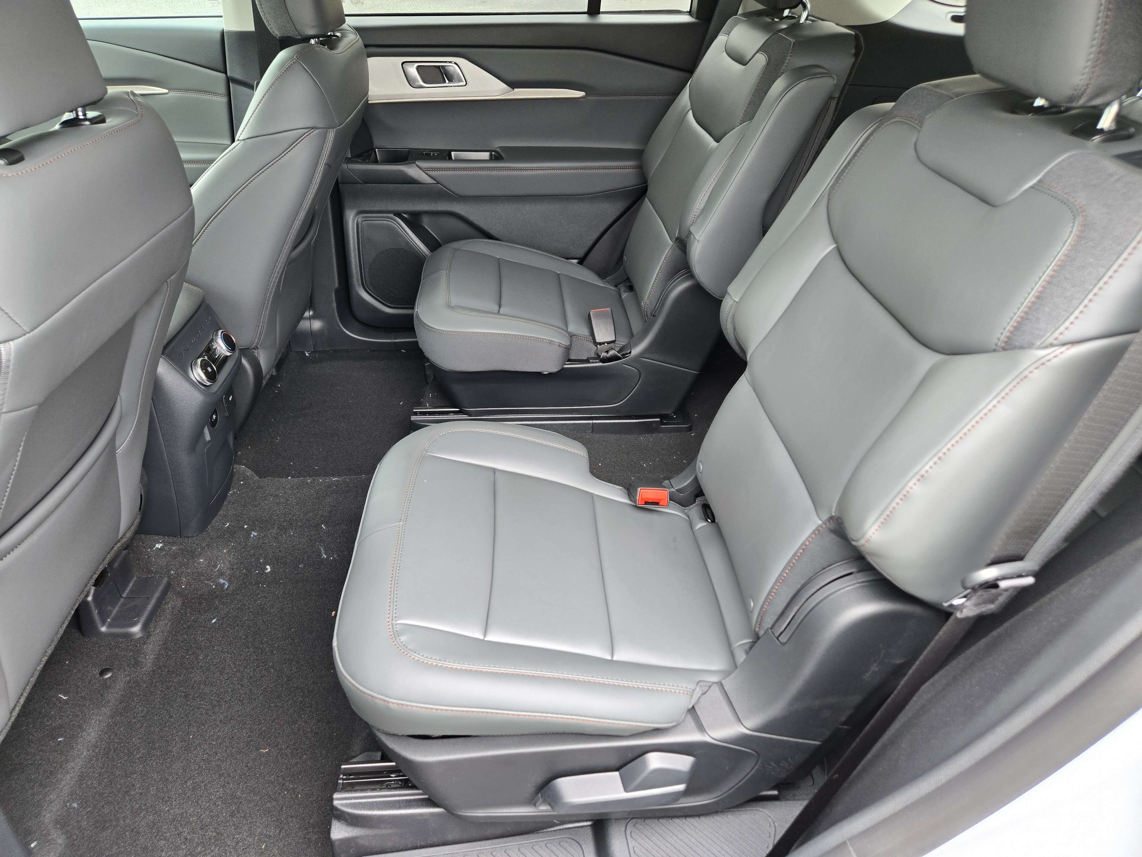 New 2026 Ford Explorer Active w/ Active Comfort Package AWD/4WD image 19