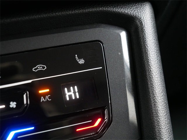 Certified 2024 Volkswagen Tiguan SE image 33