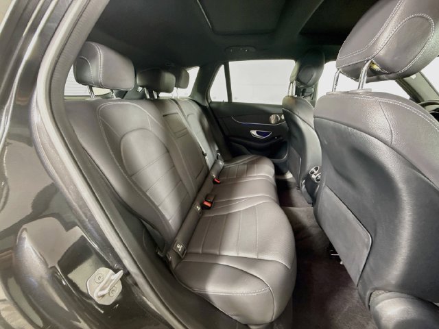 Used 2021 Mercedes-Benz GLC 300 4MATIC image 29