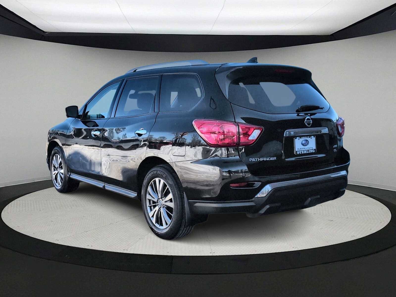 Used 2019 Nissan Pathfinder SL image 6