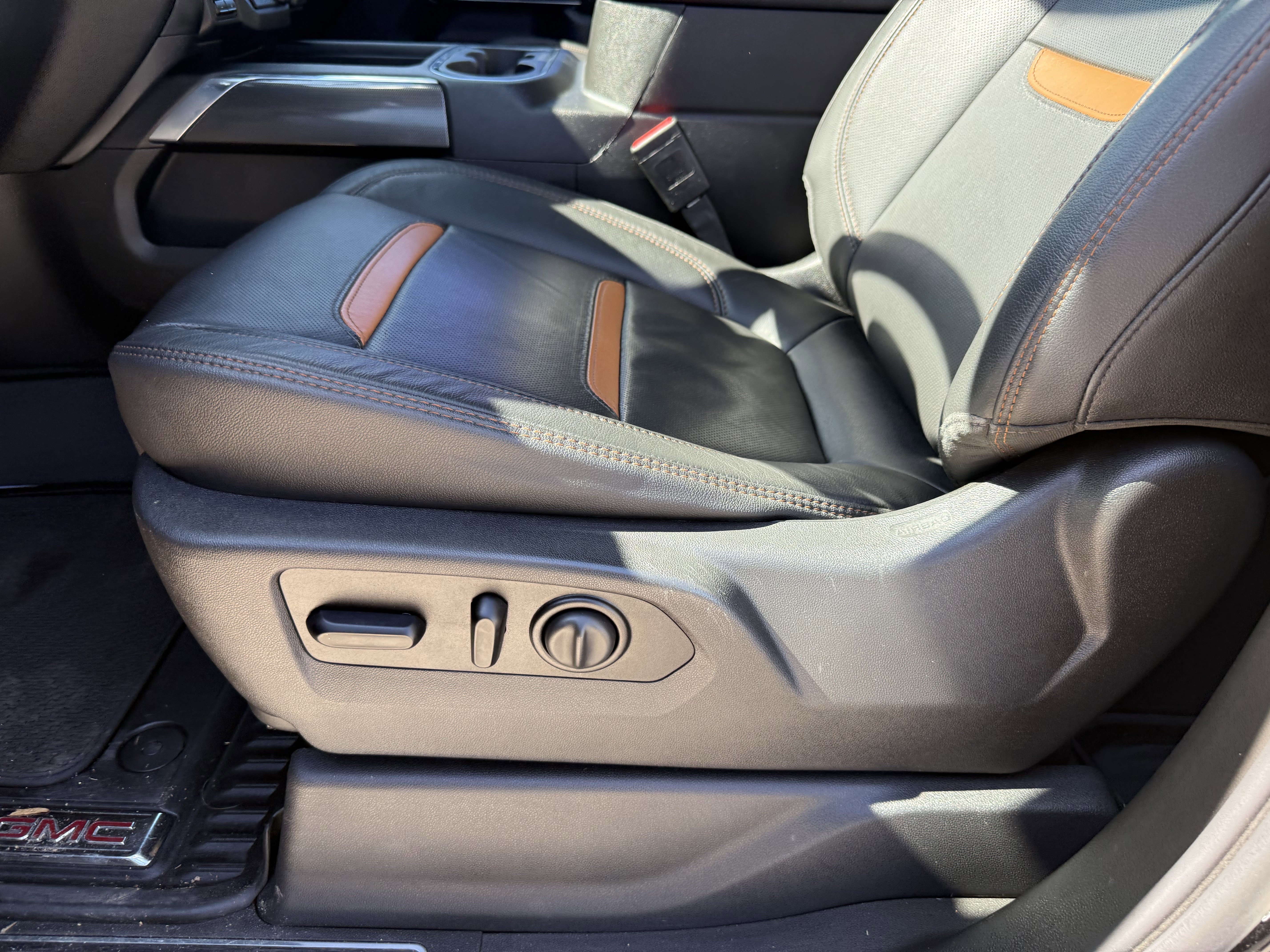 Used 2021 GMC Sierra 1500 AT4 w/ AT4 Value Package image 26