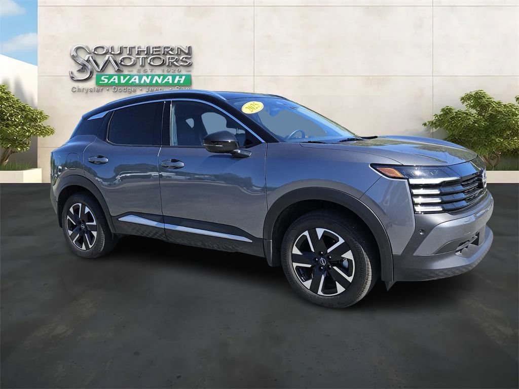 Used 2025 Nissan Kicks SR AWD/4WD image 7