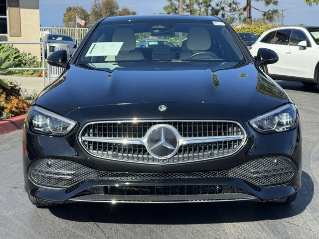 Used 2025 Mercedes-Benz C 300 4MATIC Sedan image 3