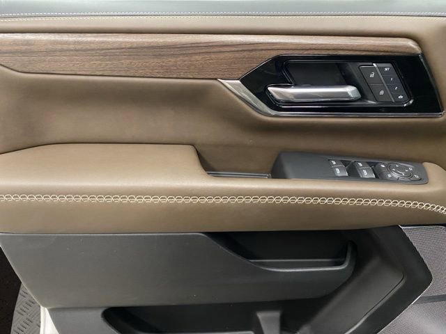 Used 2025 GMC Yukon Denali Ultimate w/ LPO, Floor Liner Package image 25