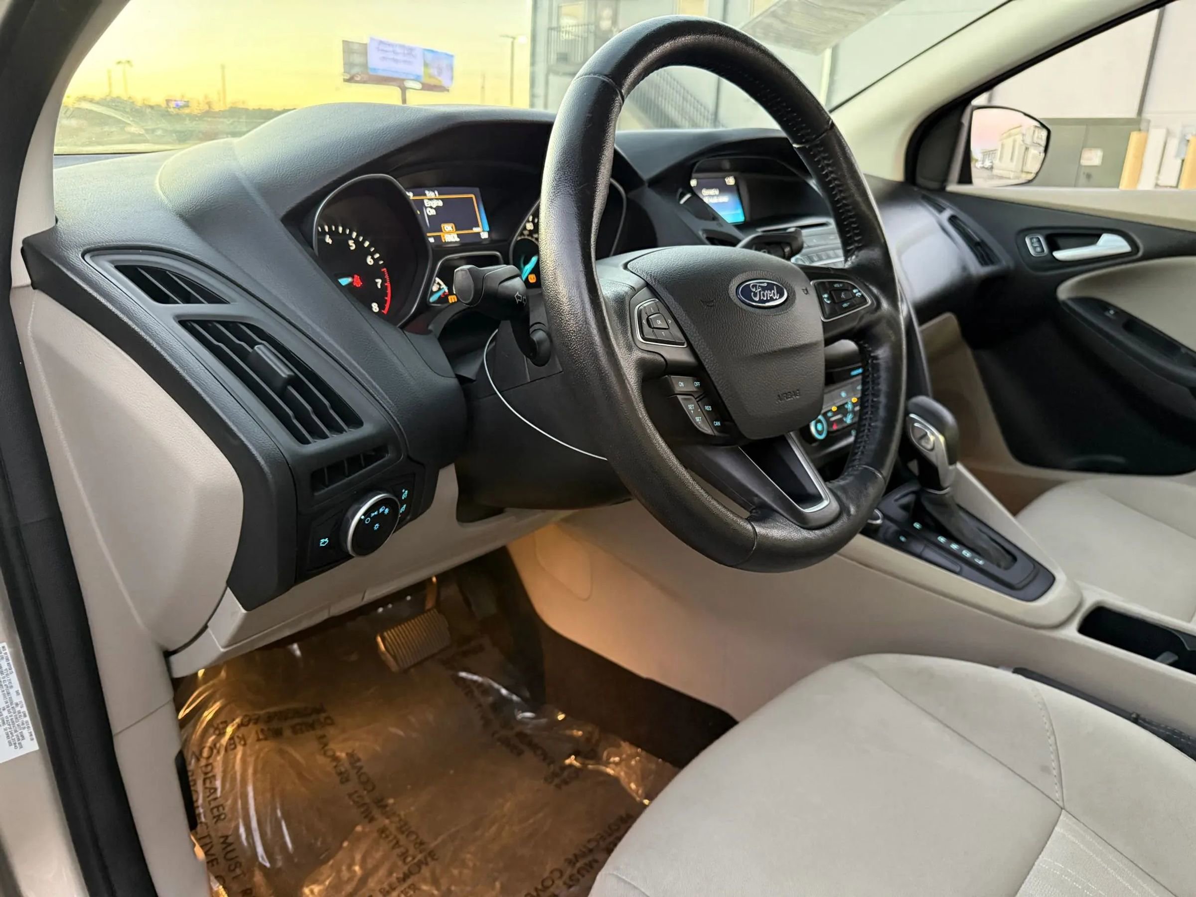 Used 2017 Ford Focus SE w/ Cold Weather Package image 17