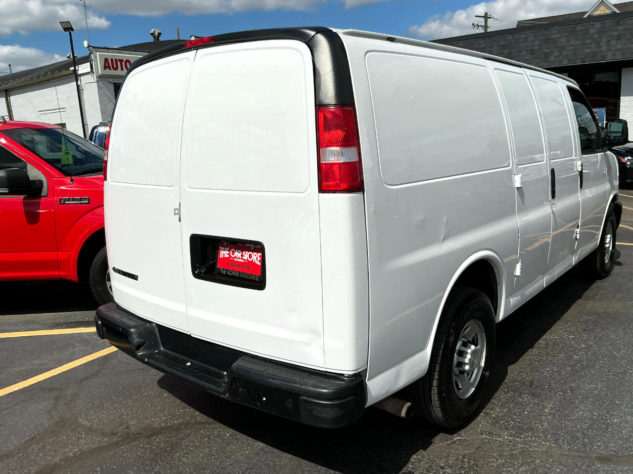 Used 2019 Chevrolet Express 3500 w/ Driver Convenience Package image 25
