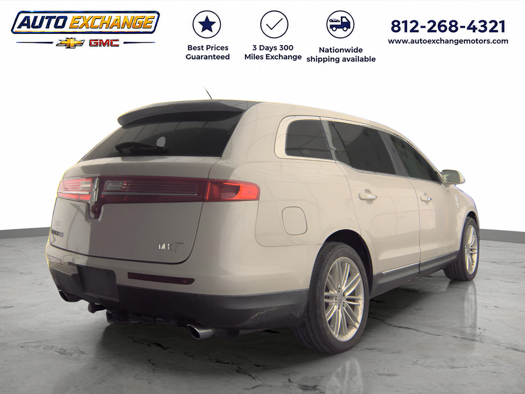 Used 2019 Lincoln MKT AWD image 3