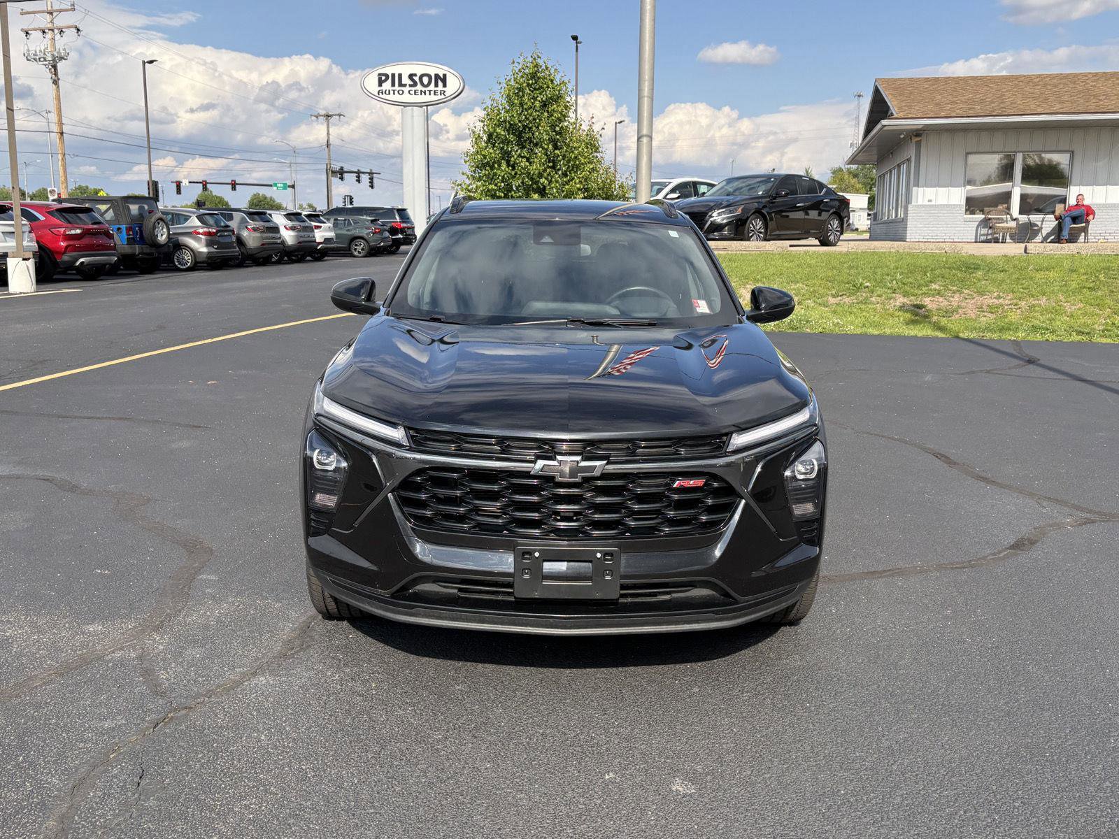 Used 2025 Chevrolet Trax RS FWD image 19