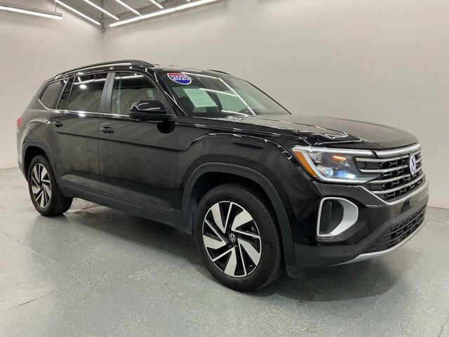 Used 2025 Volkswagen Atlas SE FWD image 8