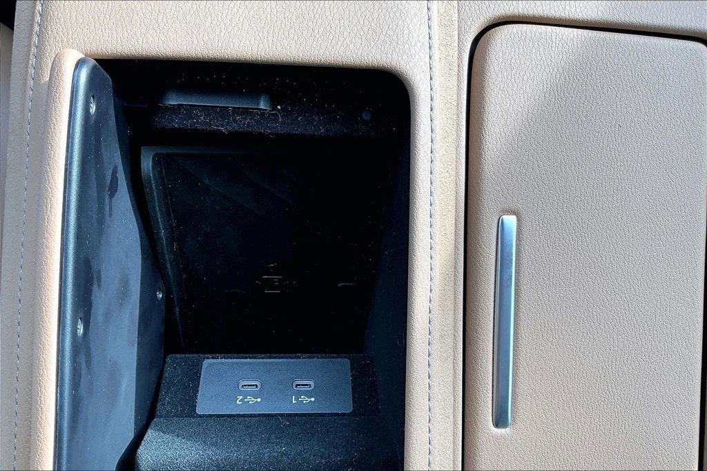 Used 2025 INFINITI QX80 Sensory image 33