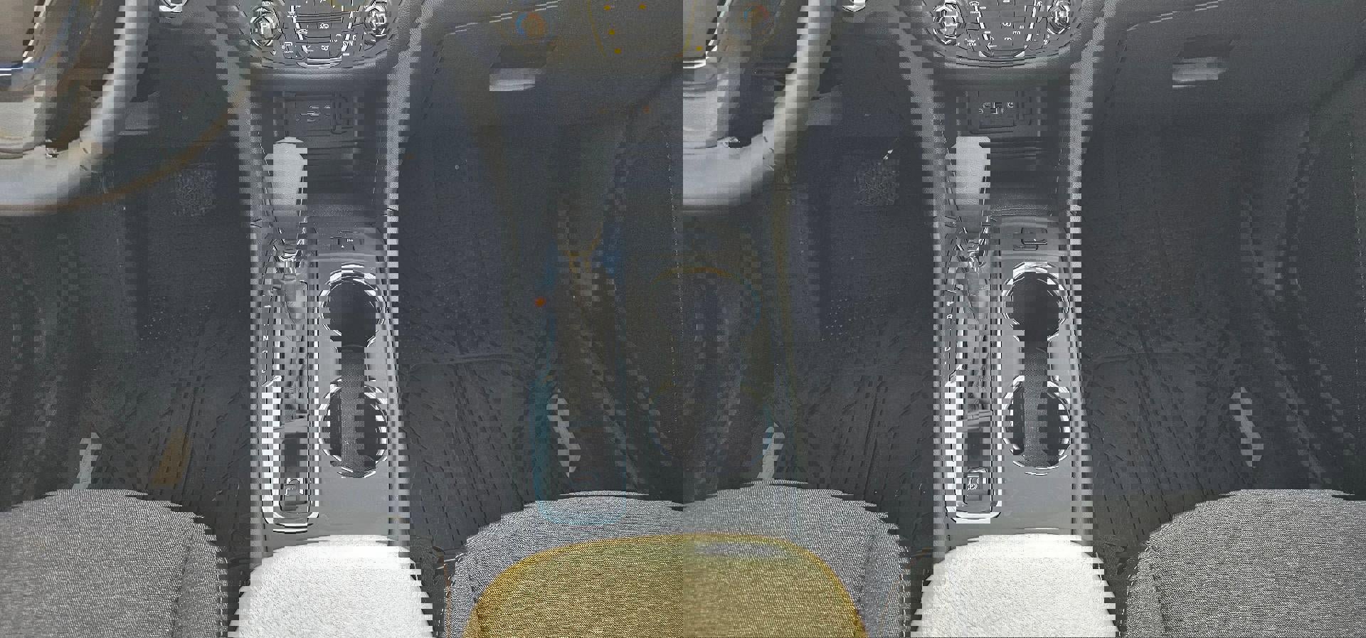 Certified 2024 Chevrolet Equinox LT w/ LPO, Floor Liner Package image 13