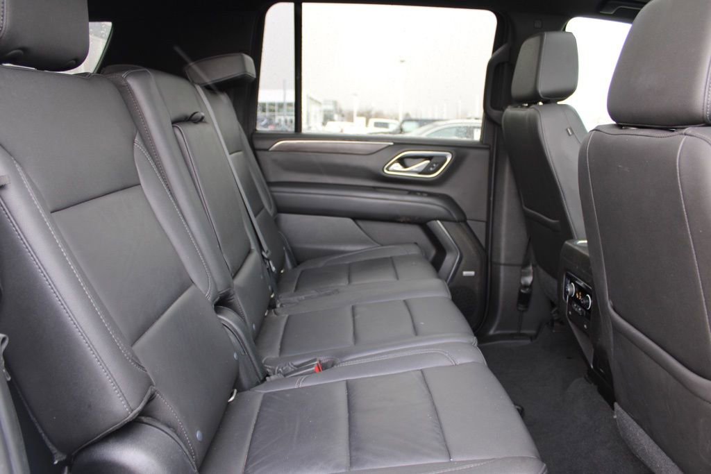 Used 2021 Chevrolet Suburban LT image 23