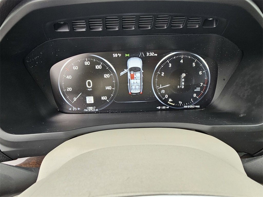 Used 2016 Volvo XC90 T6 Momentum w/ Momentum Plus Package image 23