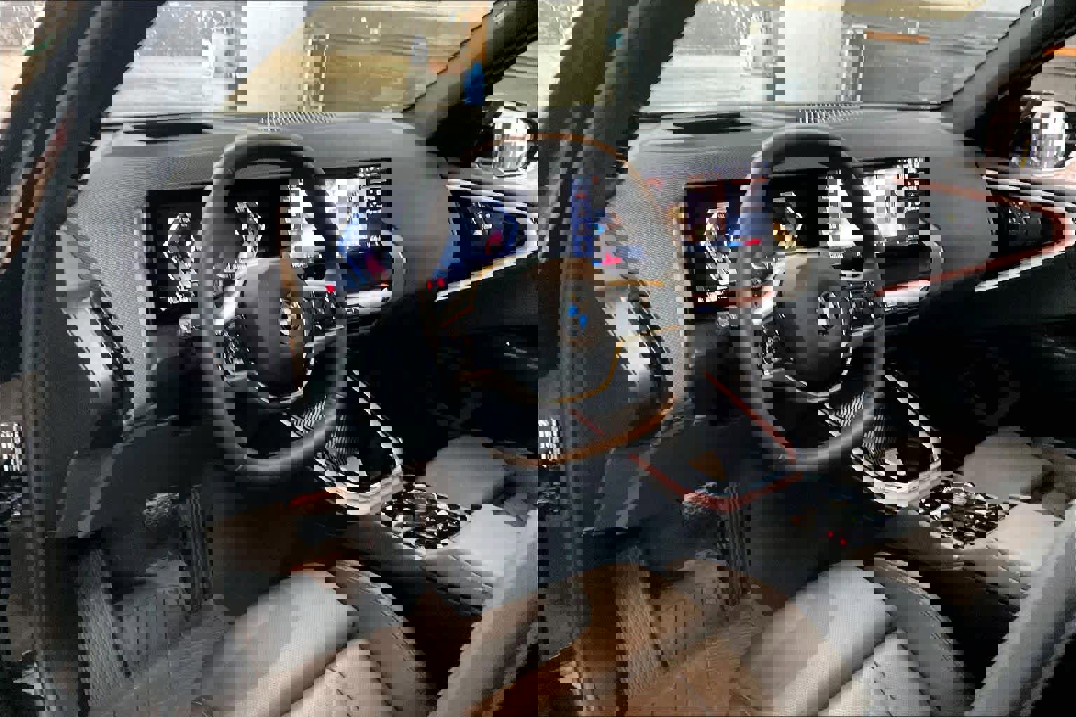 Used 2025 BMW X3 xDrive30i w/ Premium Package image 16