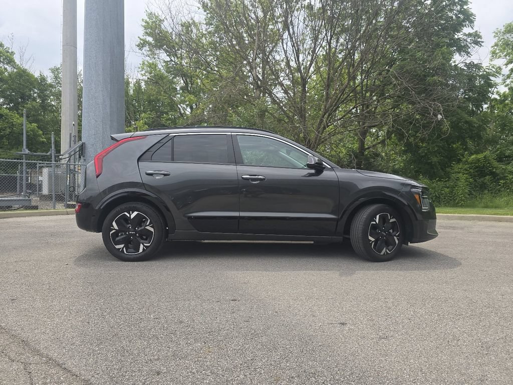 Used 2023 Kia Niro Wave w/ Wave Preserve Package FWD image 18