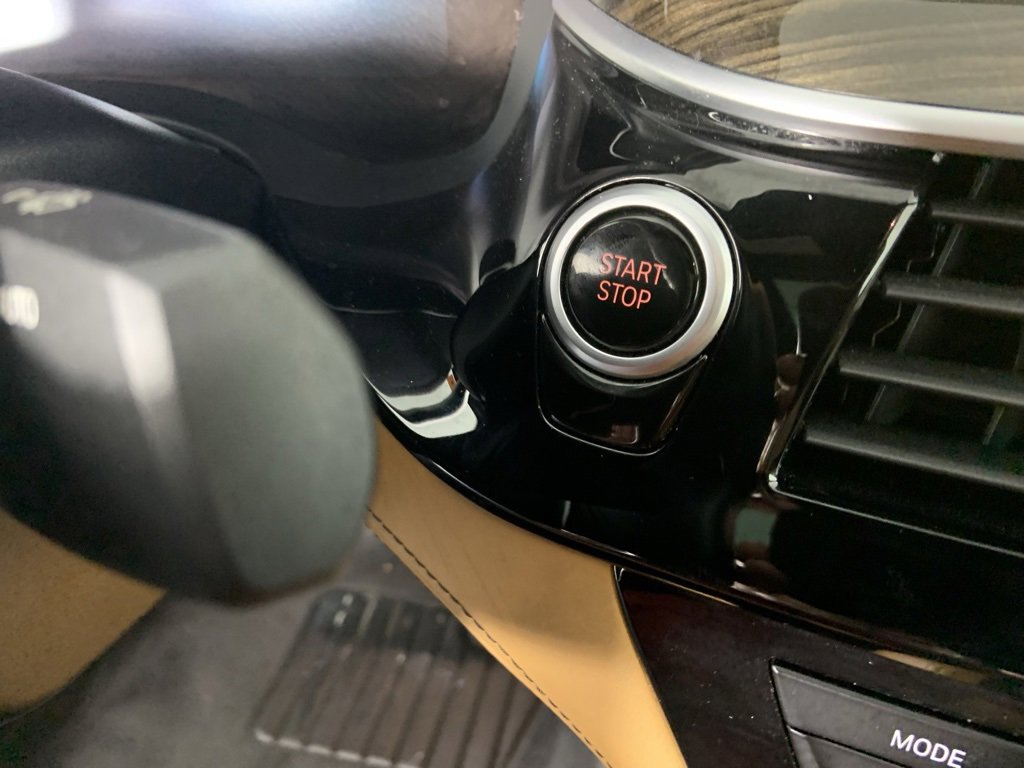 Used 2020 BMW 530e xDrive w/ Executive Package image 32