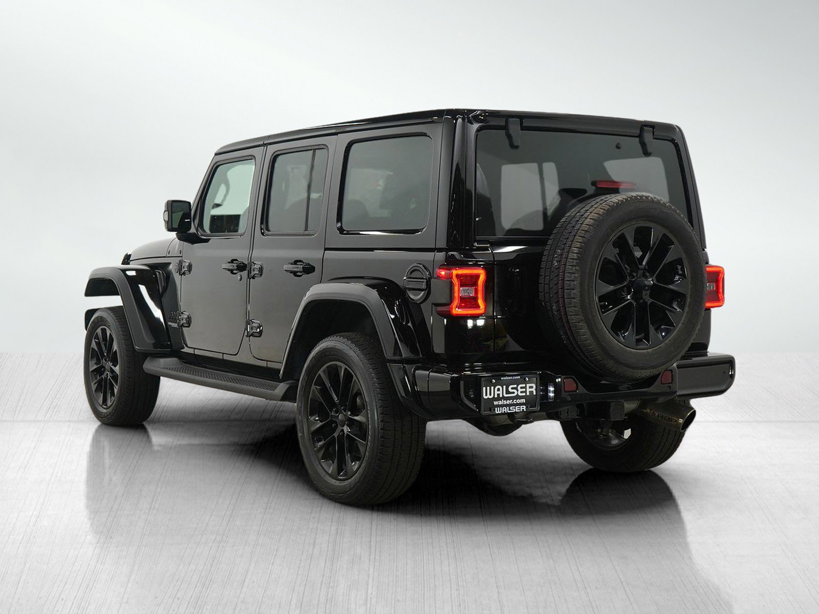 Used 2022 Jeep Wrangler Unlimited Sahara image 3