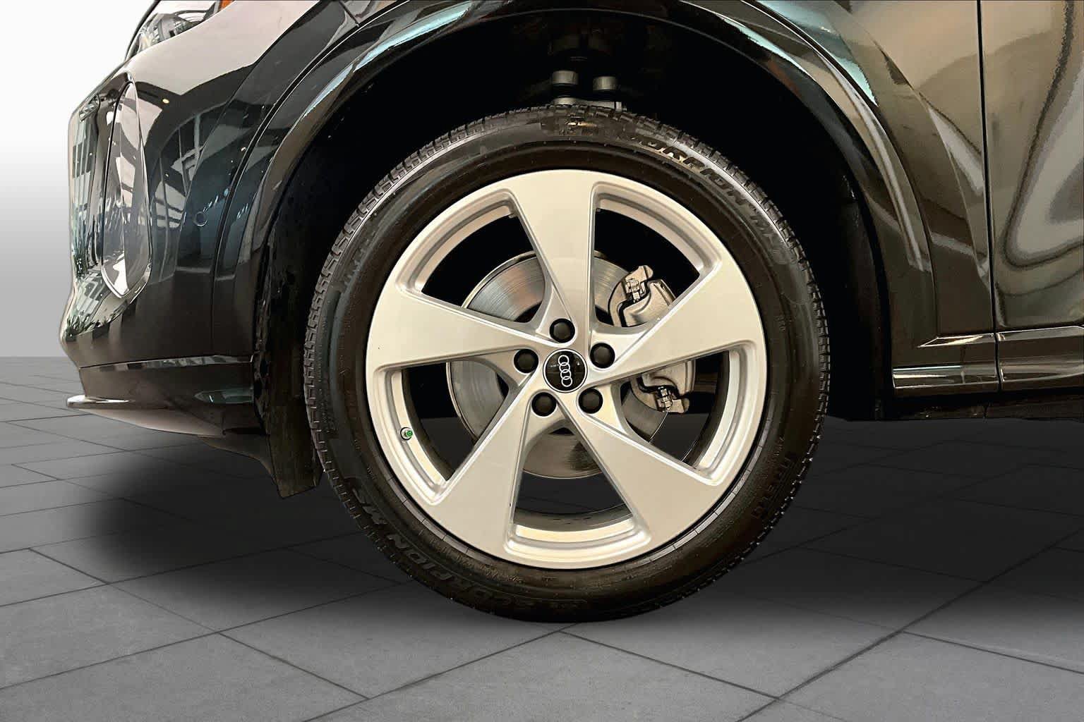 Certified 2025 Audi Q5 Premium AWD/4WD image 11