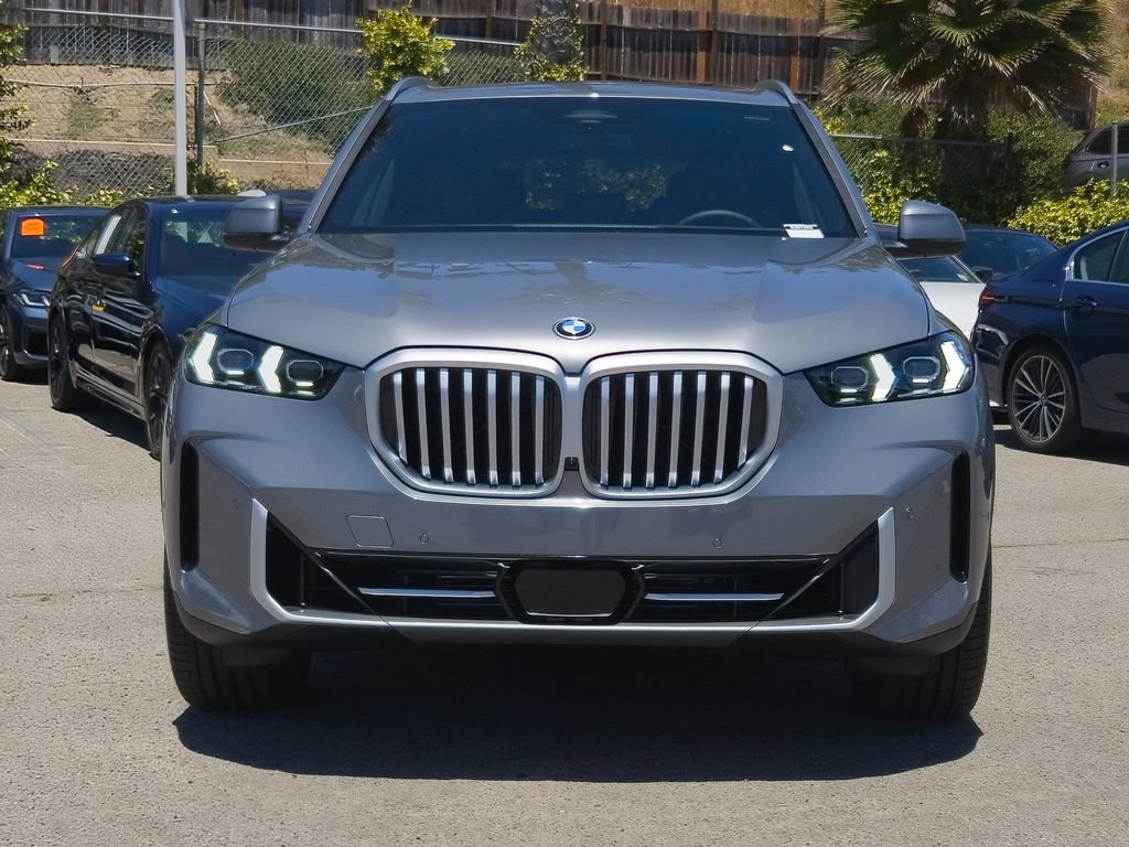 New 2026 BMW X5 xDrive40i w/ Parking Assistance Package AWD/4WD image 2