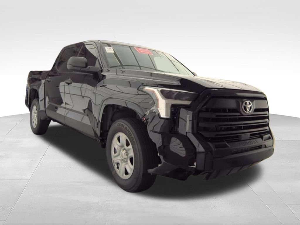 Used 2025 Toyota Tundra SR w/ SR Tow Package AWD/4WD image 4