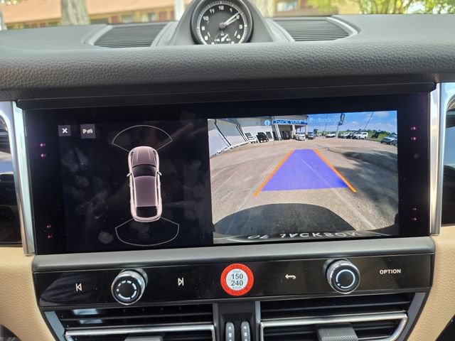 Used 2025 Porsche Macan Turbo AWD/4WD image 4