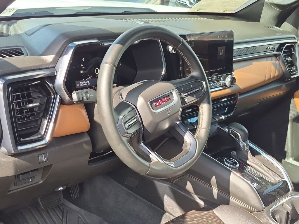 Used 2023 GMC Canyon AT4 w/ AT4 Premium Package AWD/4WD image 2