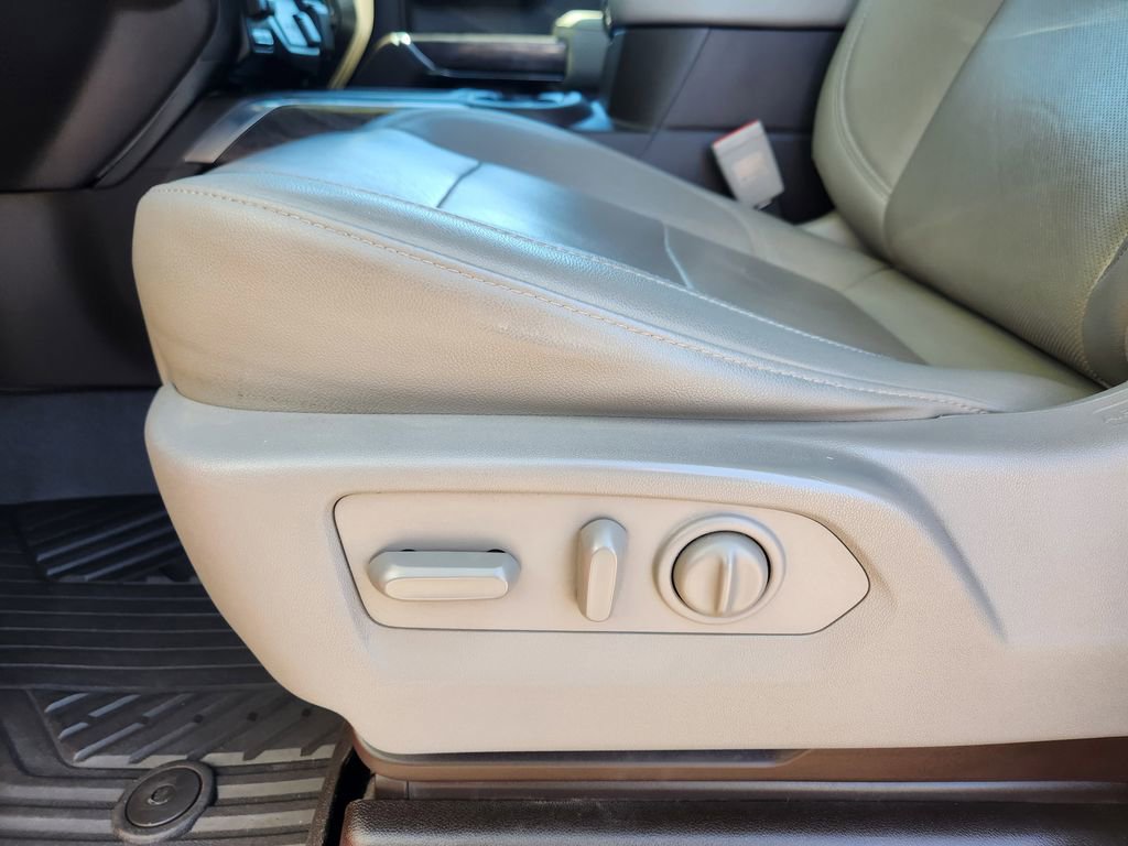 Used 2021 Chevrolet Silverado 1500 LTZ AWD/4WD image 15