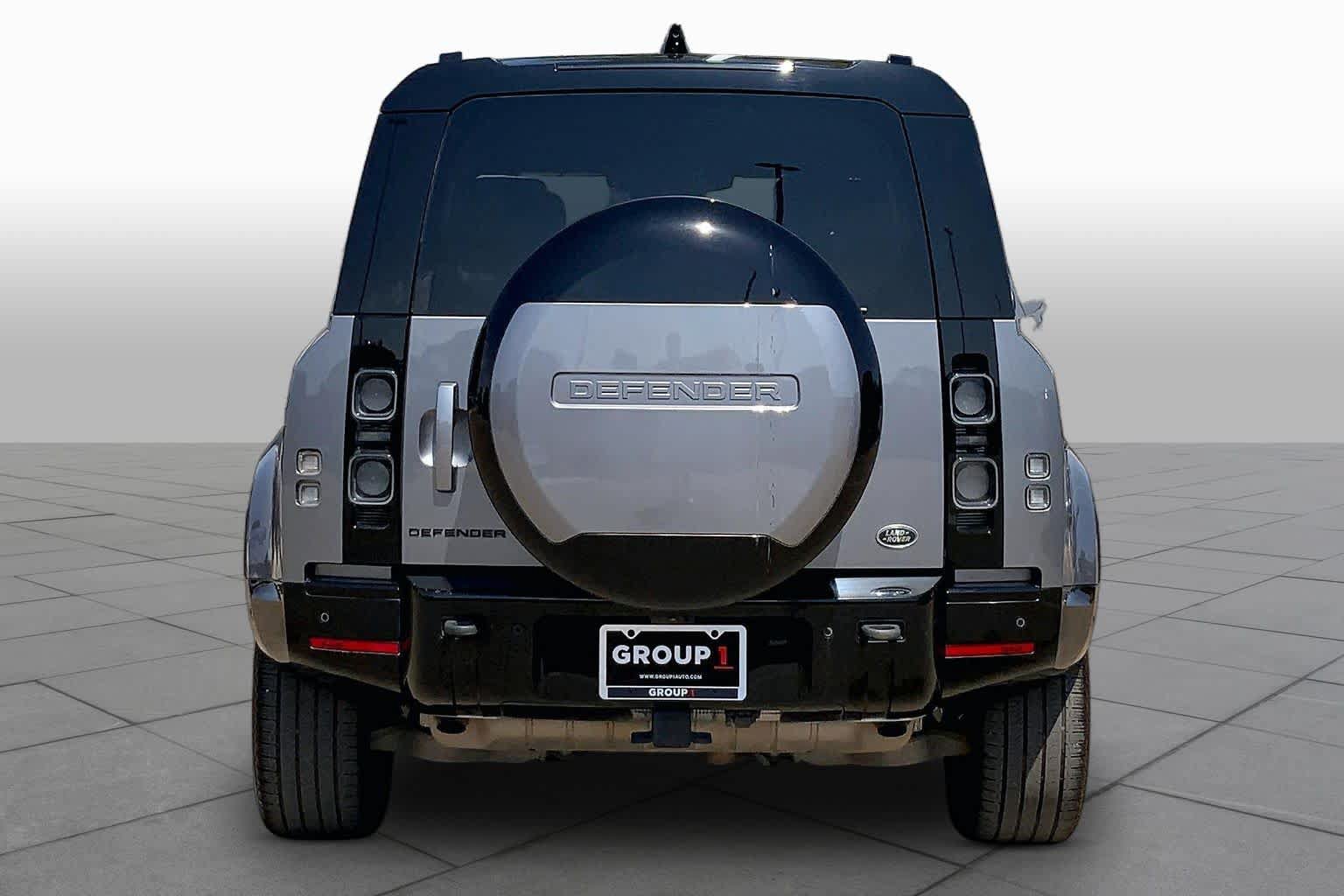 Used 2023 Land Rover Defender 110 X AWD/4WD image 5