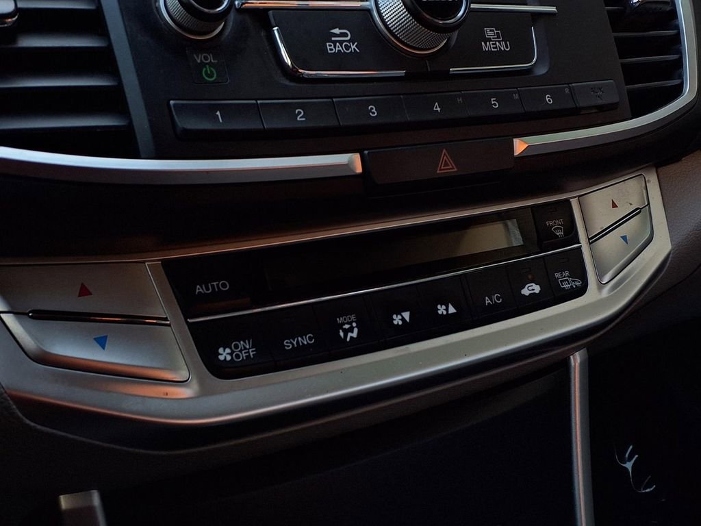 Used 2015 Honda Accord EX image 10