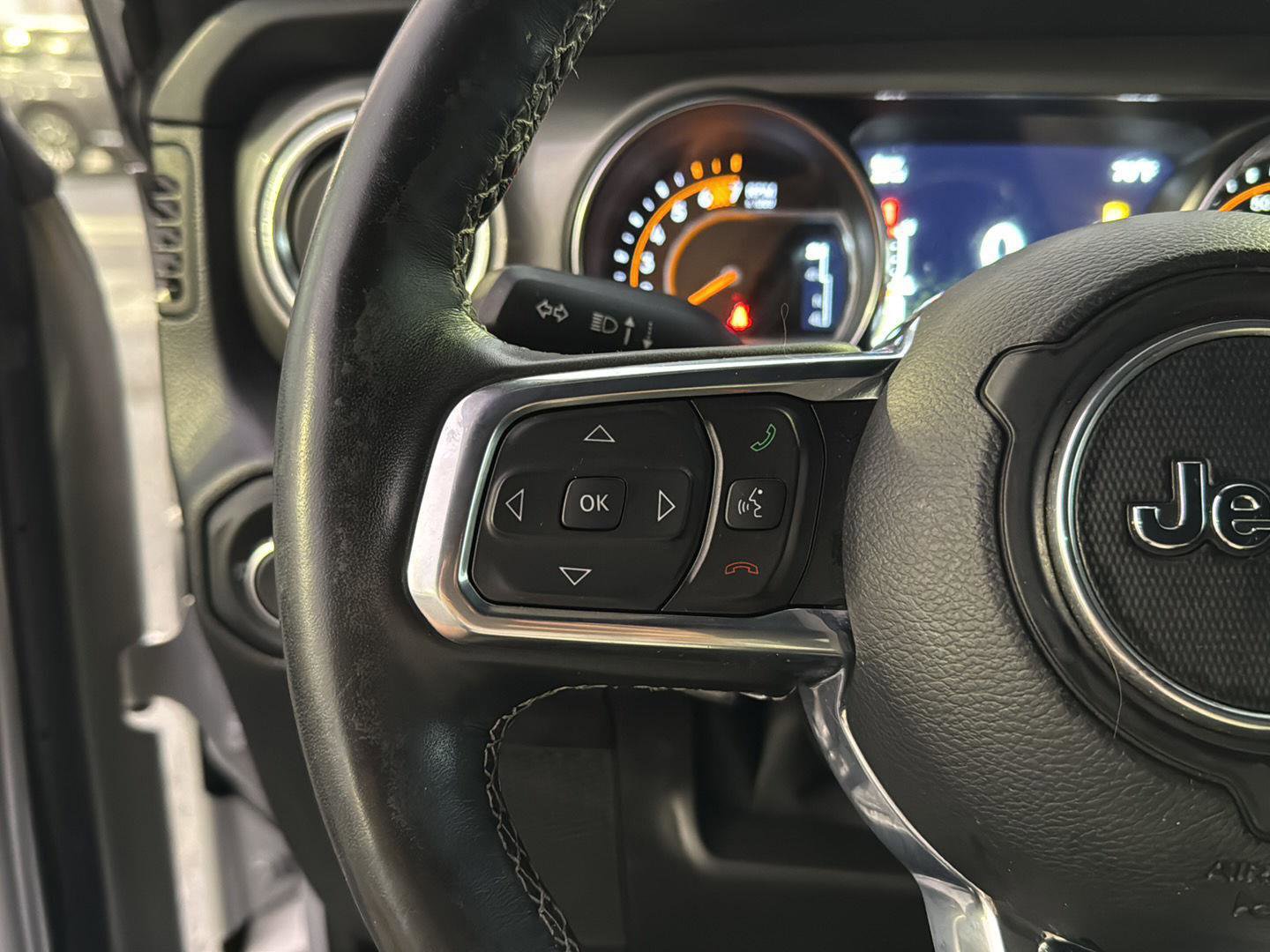 Used 2022 Jeep Wrangler Unlimited Sahara w/ Cold Weather Group image 18