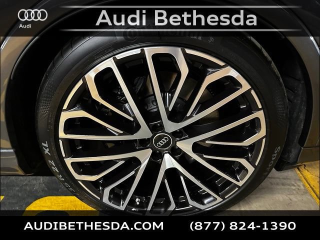 New 2026 Audi SQ7 Prestige AWD/4WD image 9