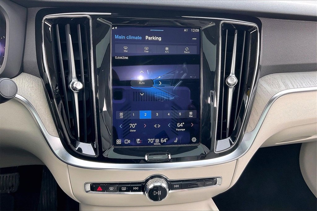 Used 2024 Volvo S60 B5 Plus image 33