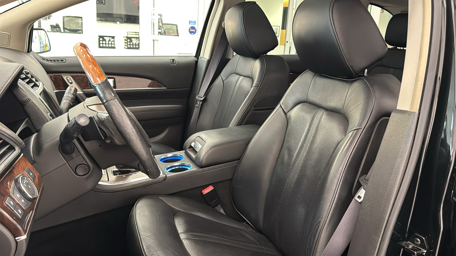 Used 2015 Lincoln MKX AWD w/ Equipment Group 102A image 23