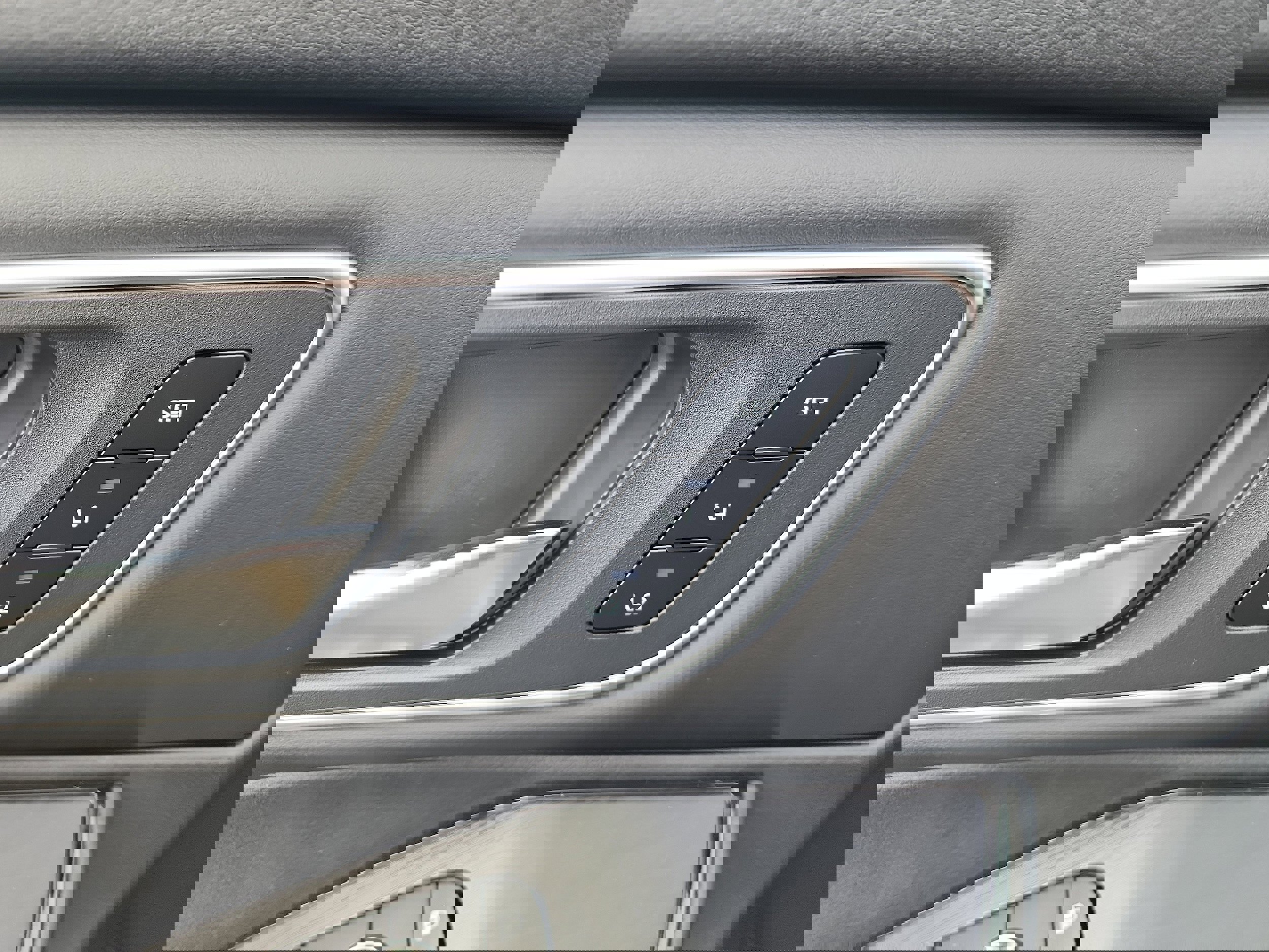 New 2026 Nissan Rogue Platinum image 14