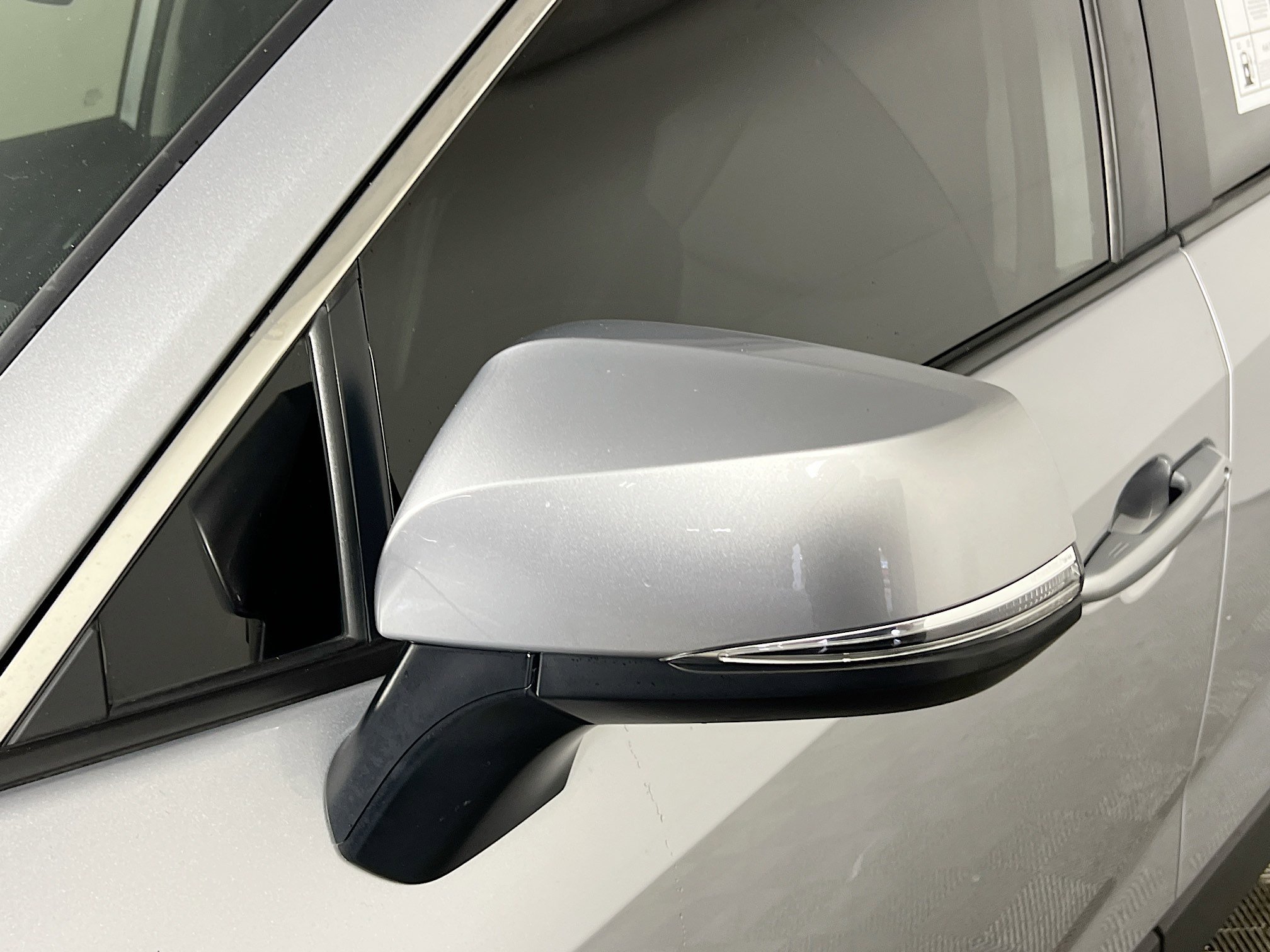 Used 2022 Toyota RAV4 XLE Premium image 13