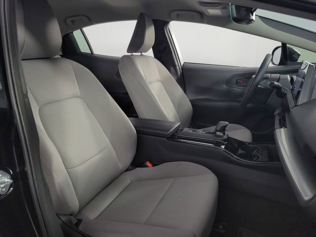 Used 2025 Toyota Prius LE FWD image 17